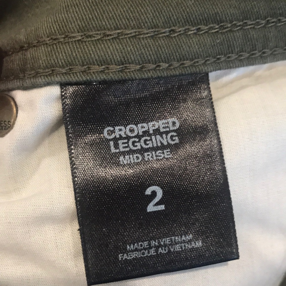 Mid Rise Olive Cropped Legging - Picture 3 of 4